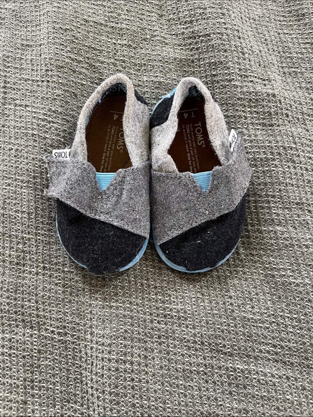 TOMS Toddler (Sz 4) Slip-On Velcro Shoes in Grey, Black & Light Blue